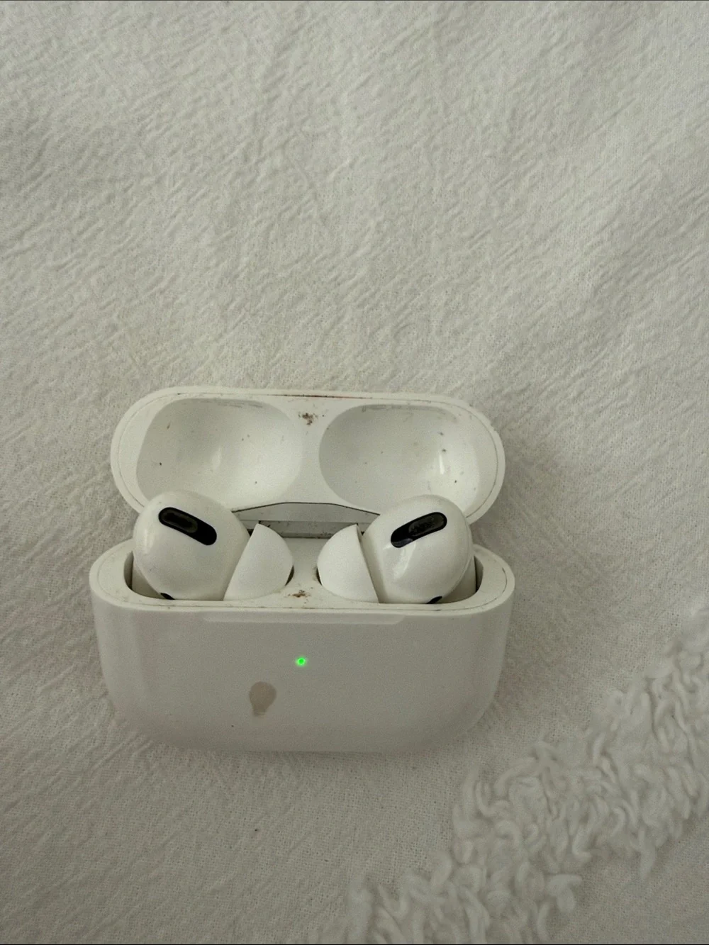 Apple White AirPods Pro with Charging Case